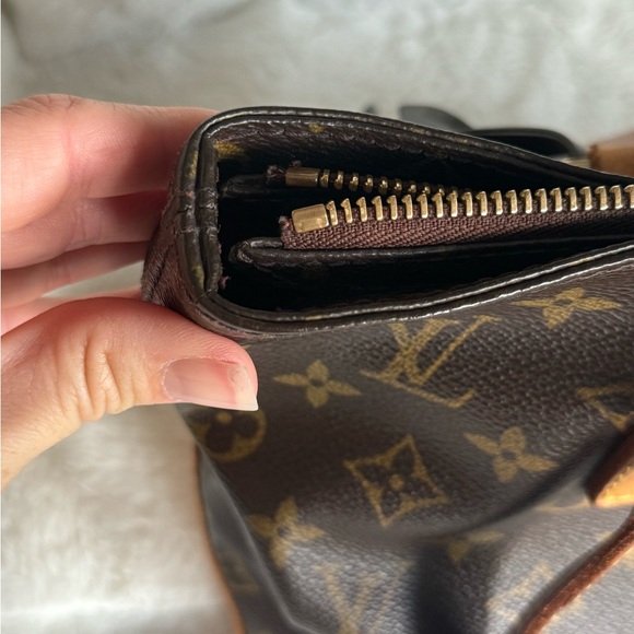 Louis Vuitton Piano bag *authentic* - Picture 4 of 16